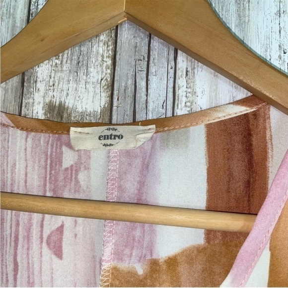 Entro Violet Skye Flutter Sleeve Blouse - Picture 6 of 7